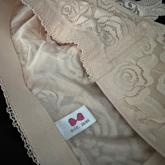 New beige Lace bra with front closure, size 38 c/d - Picture 5 of 5